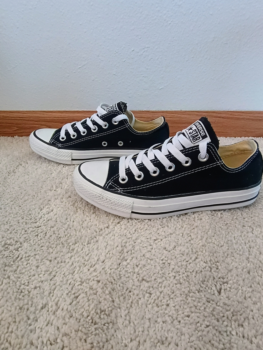 Converse Chuck Taylor All Star Low Top Black White Sneakers Women’s 6.5 Men’s 4. - Picture 2 of 10
